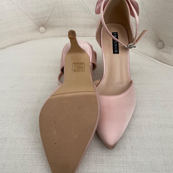 Mother of the bride dress with matching shoes - Picture 8 of 15